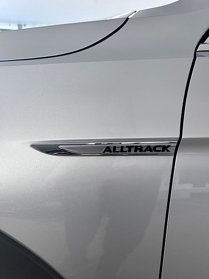 Volkswagen Passat Alltrack 8 of 18