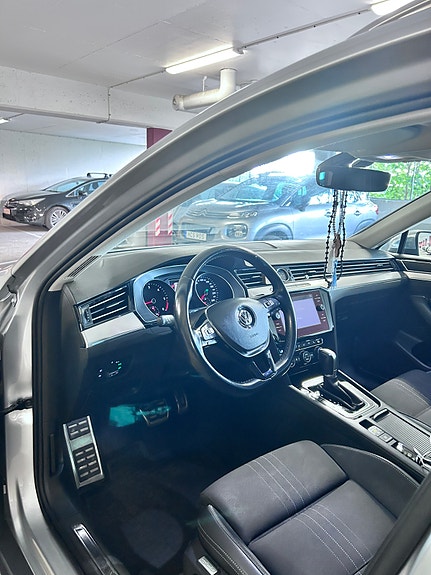 Volkswagen Passat Alltrack 10 of 18