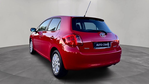 Toyota Auris 7 of 11