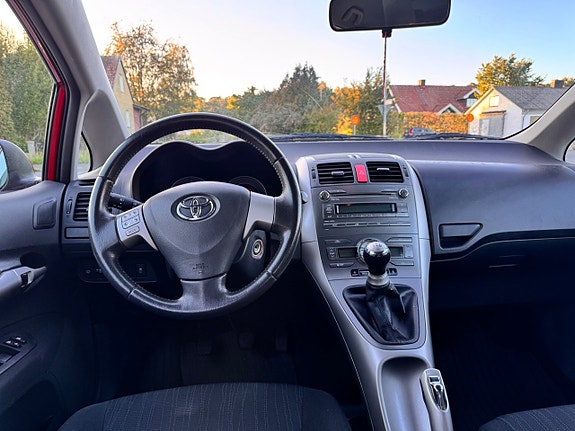 Toyota Auris 9 of 11