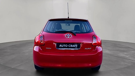Toyota Auris 6 of 11