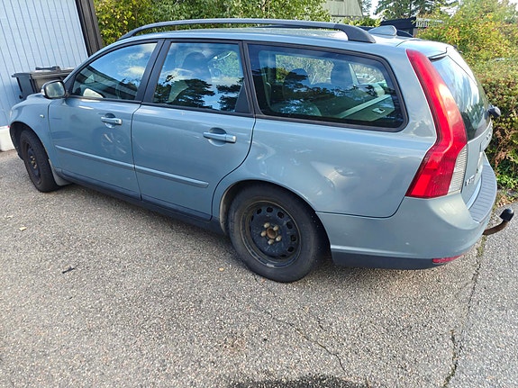 Volvo V50 2 of 3