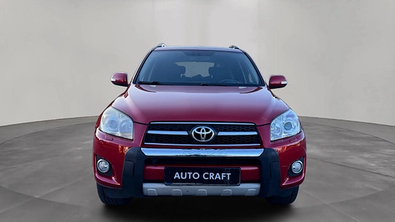 Toyota RAV4 2 of 12