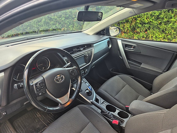 Toyota Auris 7 of 10