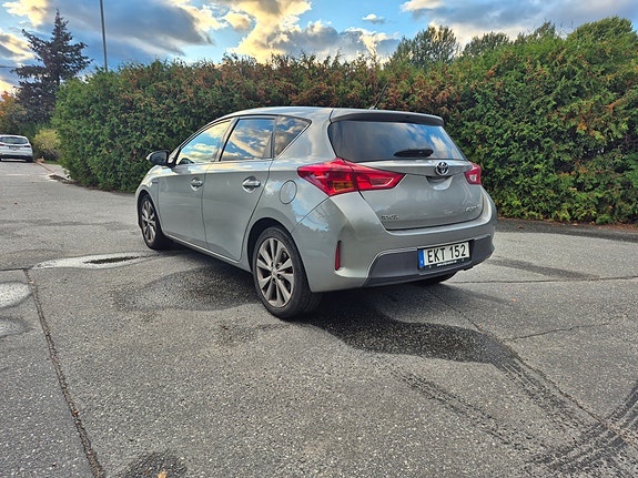Toyota Auris 3 of 10
