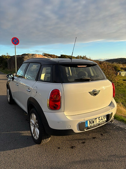 MINI Countryman Cooper D 2 of 6