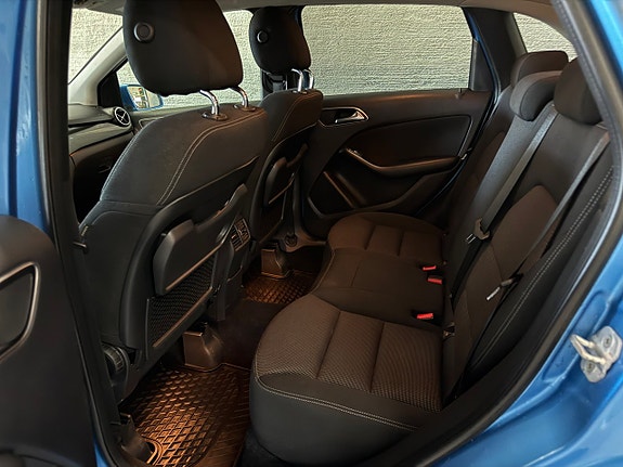 Mercedes-Benz B200 8 of 15