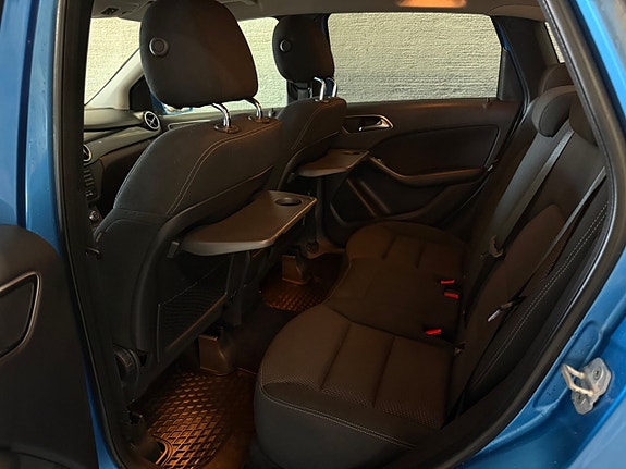 Mercedes-Benz B200 7 of 15