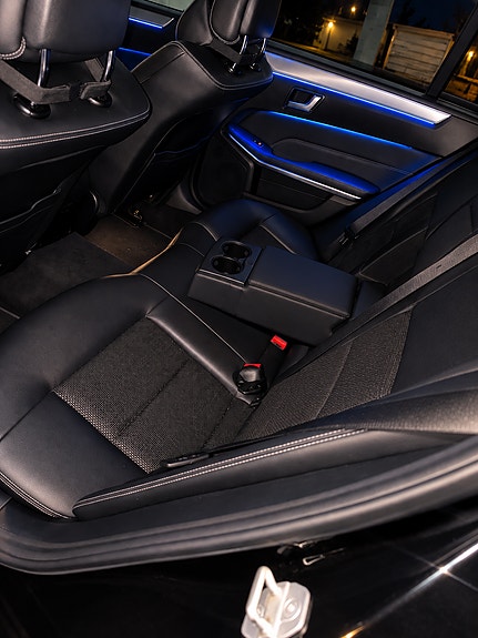 Mercedes-Benz E220 d 3 of 5