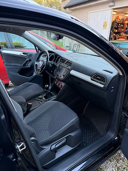 Volkswagen Tiguan 4 of 6