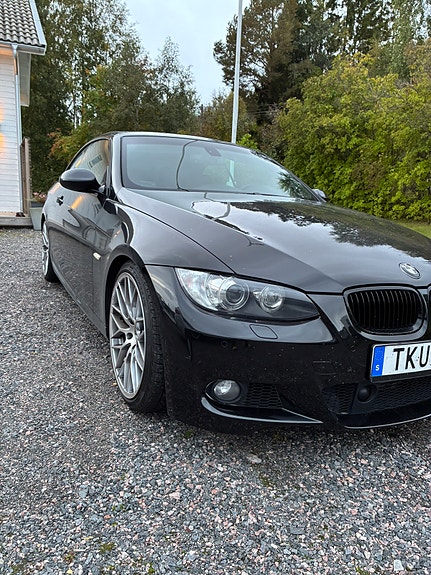 BMW 335i 3 of 6