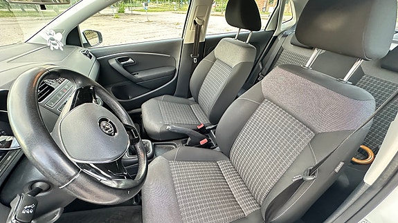 Volkswagen Polo 8 of 21