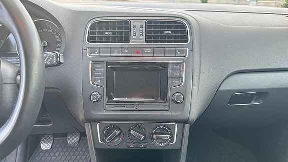 Volkswagen Polo 12 of 21