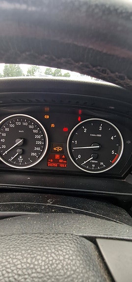 BMW 530d 3 of 5