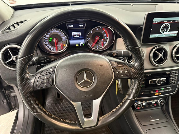 Mercedes-Benz GLA220 12 of 29