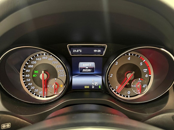 Mercedes-Benz GLA220 20 of 29