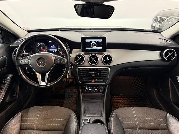 Mercedes-Benz GLA220 9 of 29