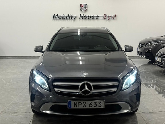 Mercedes-Benz GLA220 6 of 29