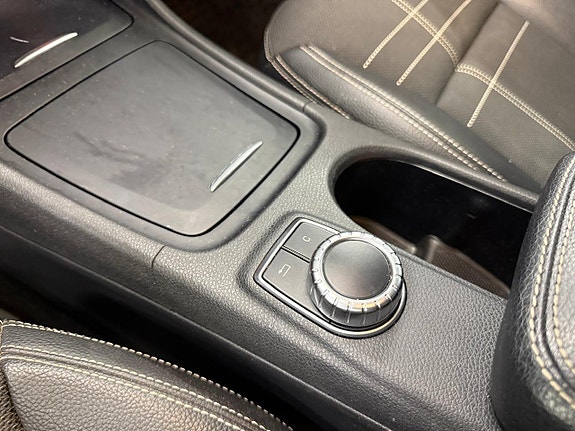 Mercedes-Benz GLA220 27 of 29