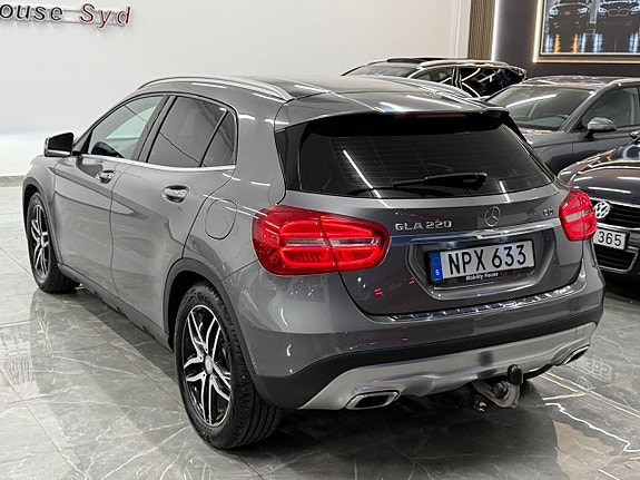 Mercedes-Benz GLA220 3 of 29