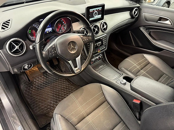 Mercedes-Benz GLA220 10 of 29