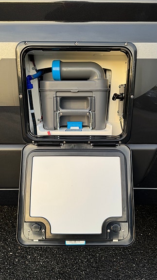 Adria Twin Supreme 640 SLB 25 of 30