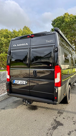 Adria Twin Supreme 640 SLB 11 of 30