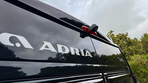 Adria Twin Supreme 640 SLB 15 of 30