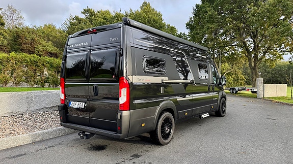 Adria Twin Supreme 640 SLB 8 of 30