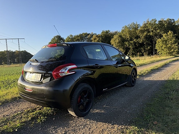 Peugeot 208 6 of 10