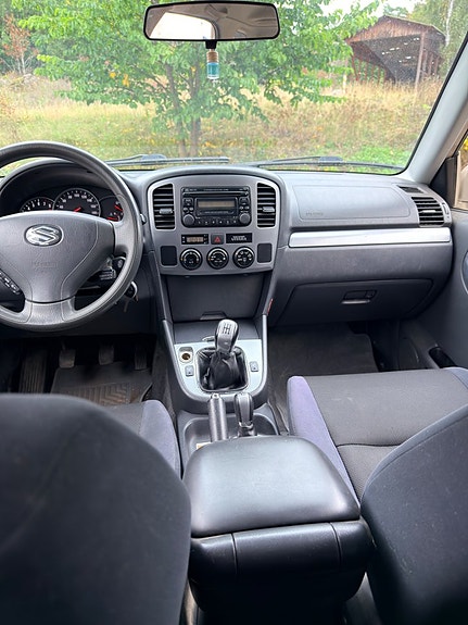 Suzuki Grand Vitara 8 of 12