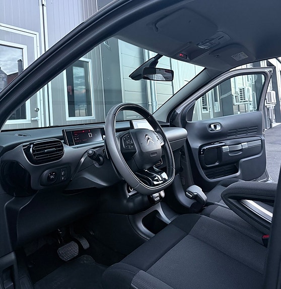 Citroen C4 Cactus 7 of 9