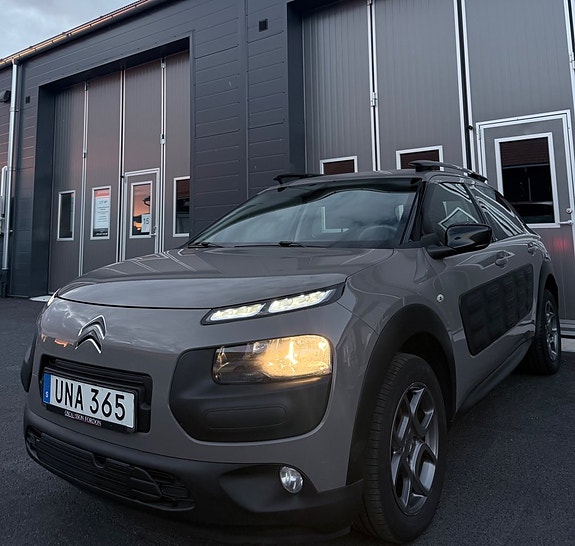 Citroen C4 Cactus 2 of 9