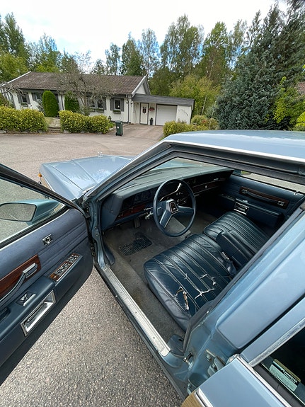 Chevrolet Caprice 3 of 5