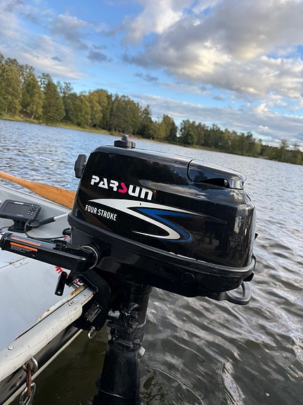 Jolle 4,5 m med Parsun 6 hk + Lowrance ekolod 8 of 18