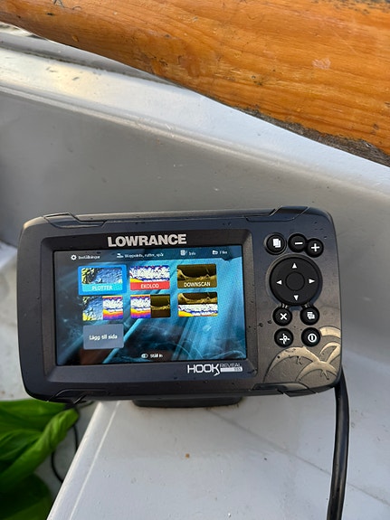 Jolle 4,5 m med Parsun 6 hk + Lowrance ekolod 9 of 18