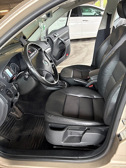 Skoda Octavia 3 of 7