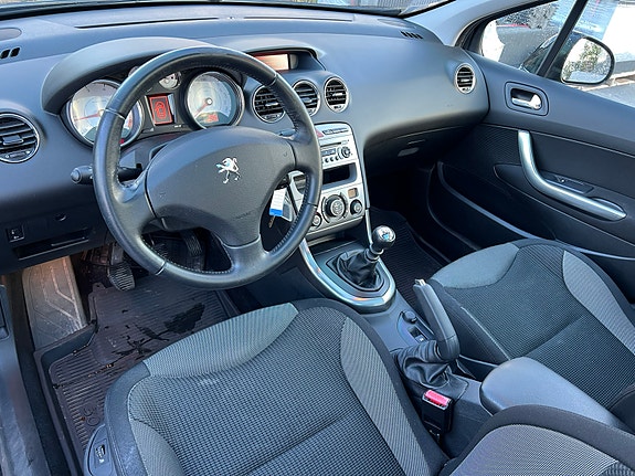 Peugeot 308 6 of 9