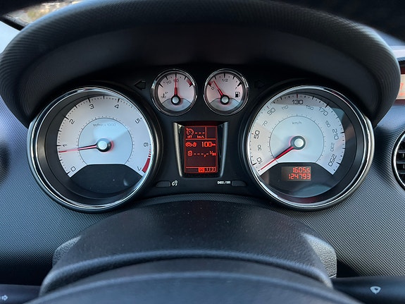Peugeot 308 8 of 9