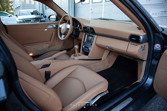 Porsche 911 14 of 24