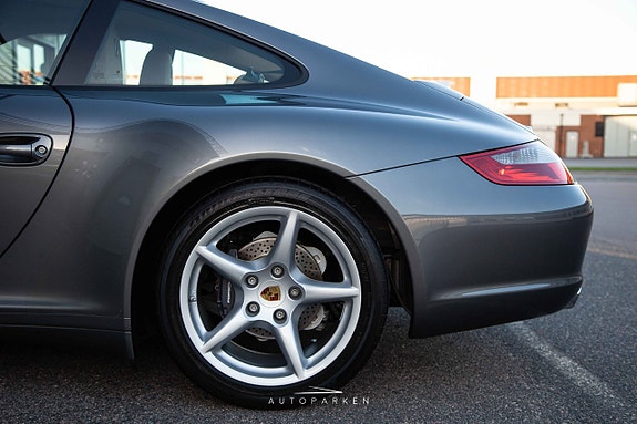 Porsche 911 19 of 24