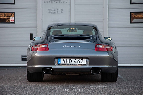 Porsche 911 6 of 24