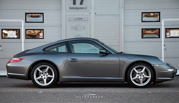 Porsche 911 4 of 24