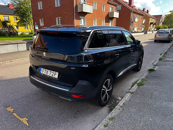 Peugeot 5008 2 of 2
