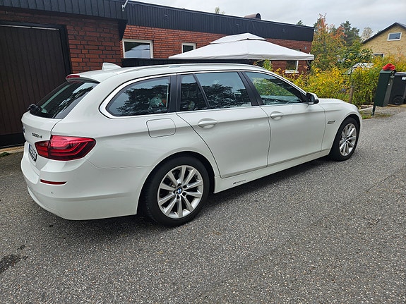 BMW 520d 4 of 5