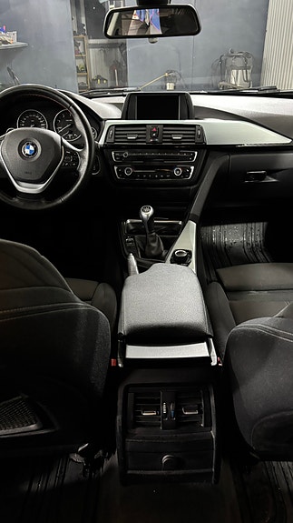 BMW 318d 4 of 9