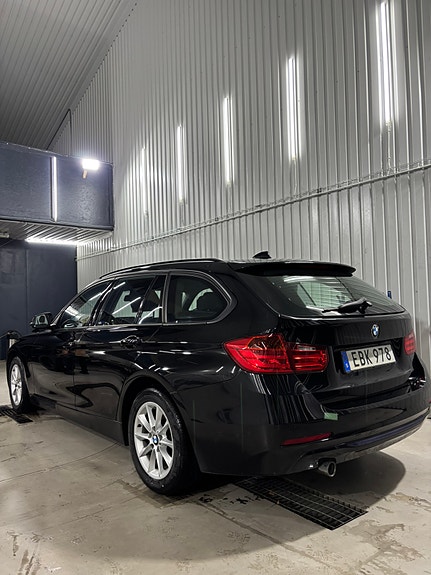 BMW 318d 3 of 9