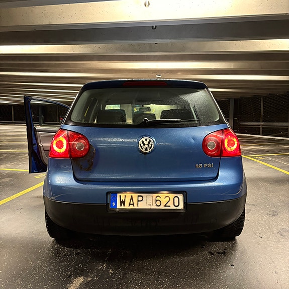 Volkswagen Golf V 4 of 6