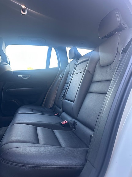 Volvo V60 9 of 18