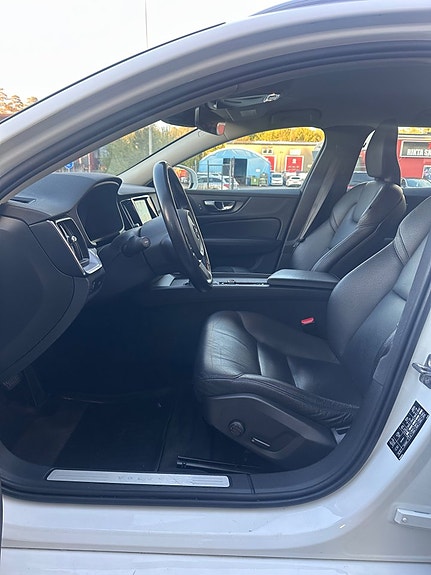 Volvo V60 8 of 18